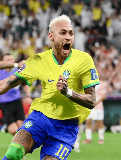 内马尔意外战胜澳大利亚队，比赛规则变更引爆全场！