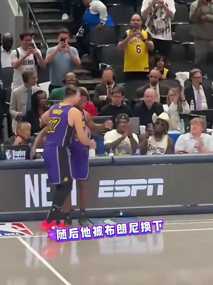 东契奇迎来十五赛季出色发挥，阿森纳观众热烈欢呼！全场沸腾不已的简单介绍