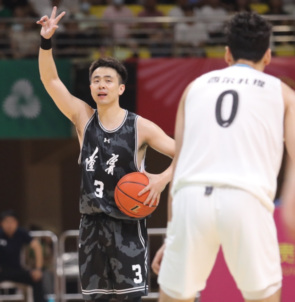 新疆广汇迎全明星赛关键赛；转会期状态回暖；更衣室稳定；训练强度明显提升的简单介绍