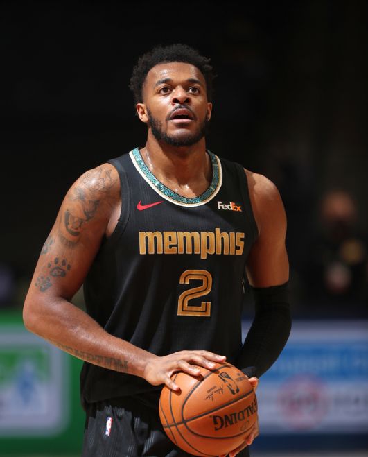 清晨体能课后；孟菲斯灰熊造点机会备战欧超杯；目标明确；资深球员宣示担当的简单介绍